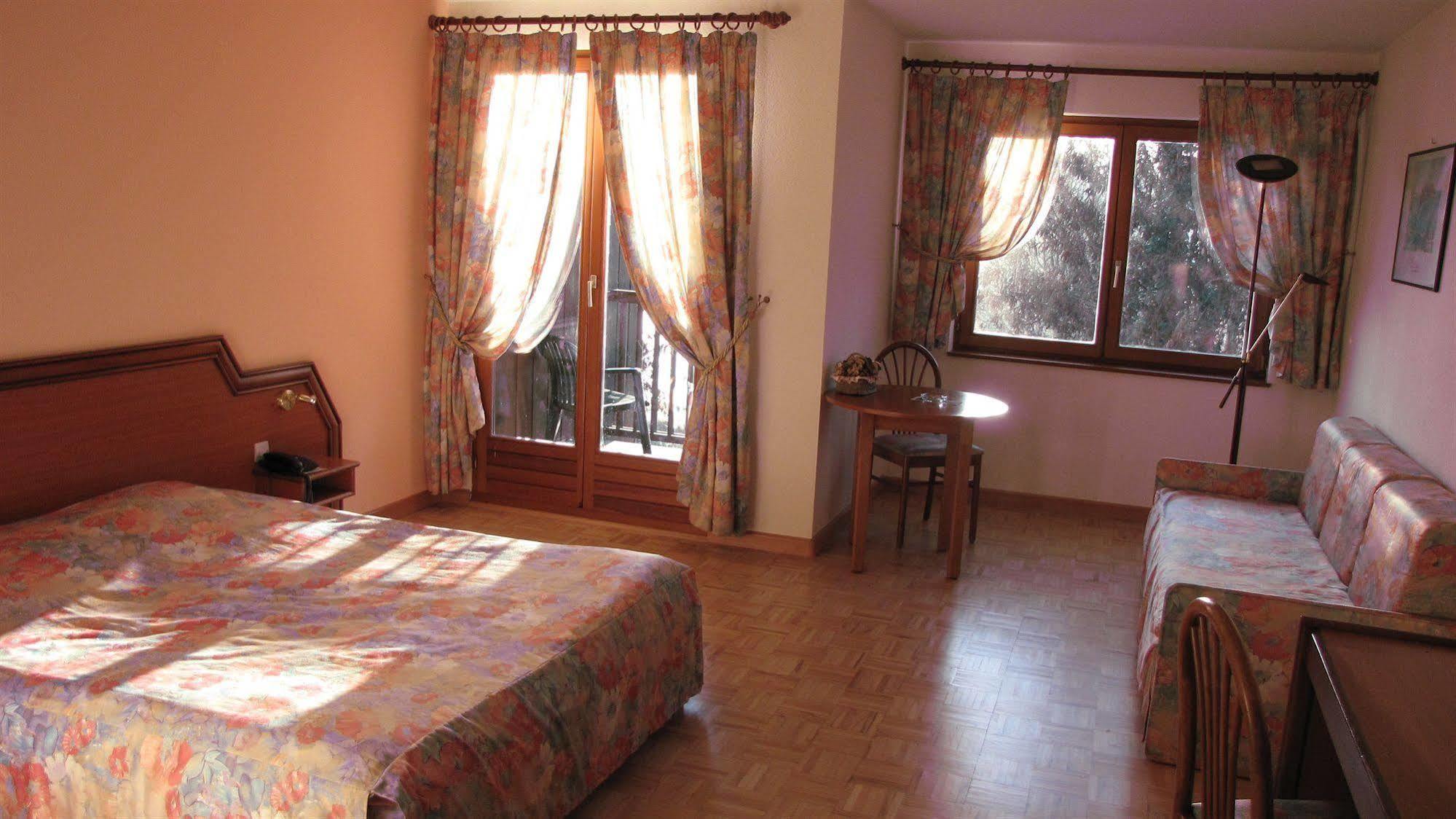 Hotel Le Caballin Vogelgrun ภายนอก รูปภาพ